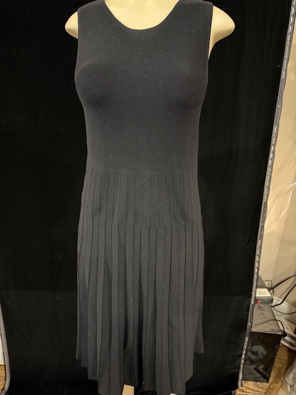 Sleeveless Black Pleated Knit Midi Dress